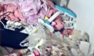 女孩子用矿泉水瓶子做